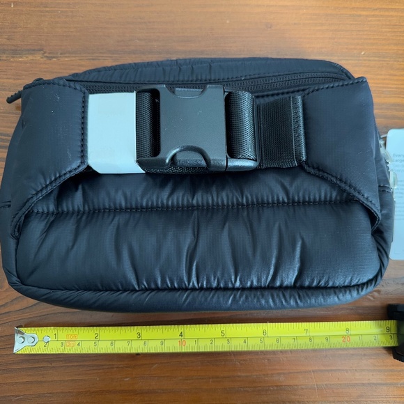 Lululemon NWT Everywhere Belt Bag "Wunder Puff" Black, Unisex - Picture 3 of 11